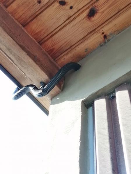 jeżynowa 22 rura pod zadaszeniem