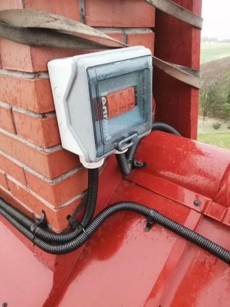 kowałów górny 51 instalacja na kominie