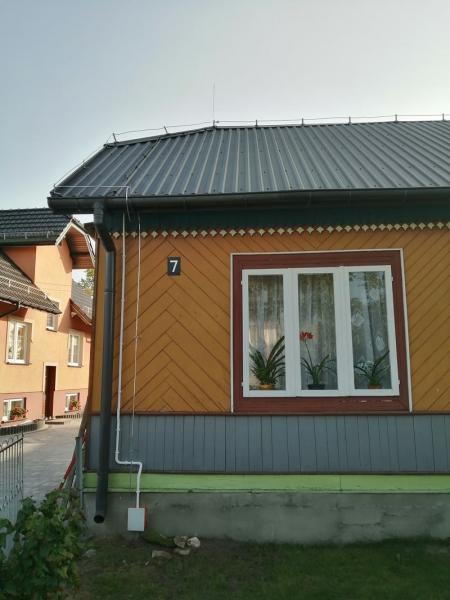 krężoły 7 drewniany budynek