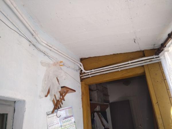 krężoły 7 instalacja nad wejściem